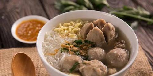 Bakso Mantep di Jalan Rajiman: Kenikmatan yang Bikin Kembali ke Cilacap