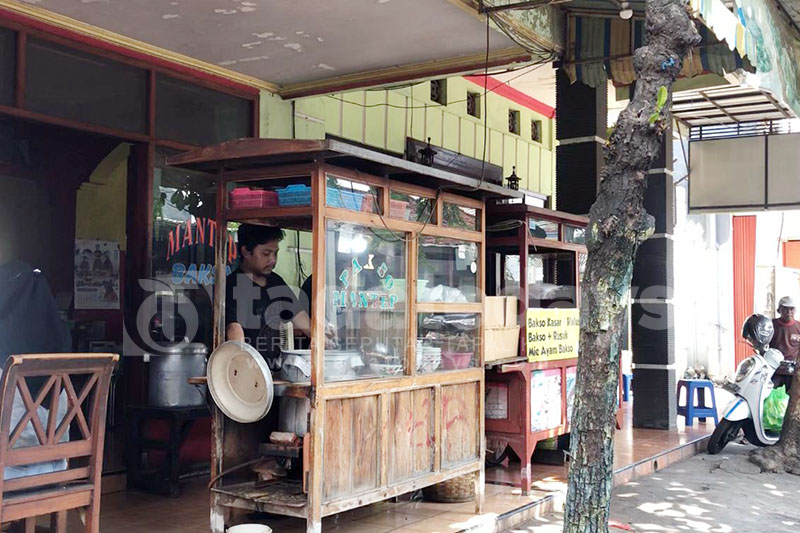 Bakso Mantep: Rasa yang Menghantarkan Kenangan di Jalan Rajiman
