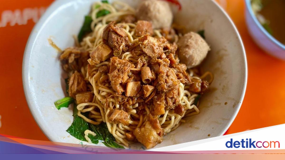 Rasanya Bikin Ngiler: Bakso & Mie Ayam Mantep di Jalan Rajiman